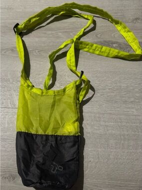 EUC Travelon | Packable Water Bottle Tote | Lime/gray